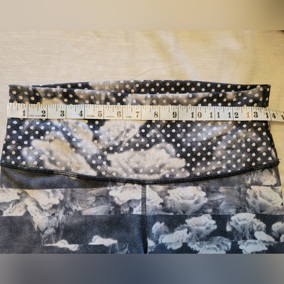 Lululemon High Times Pant sz 8 - Picture 8 of 9